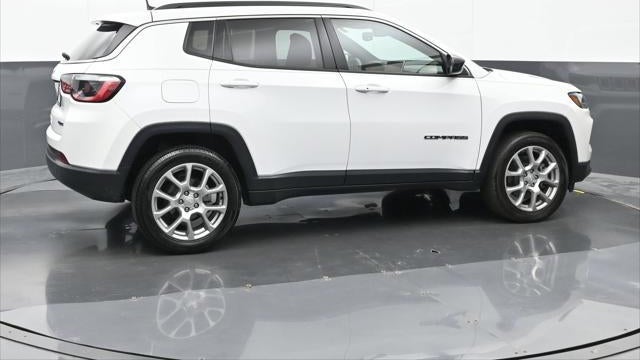 2023 Jeep Compass Latitude Lux
