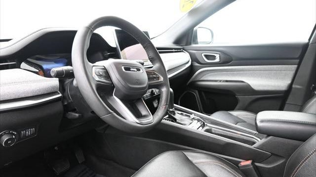 2023 Jeep Compass Latitude Lux