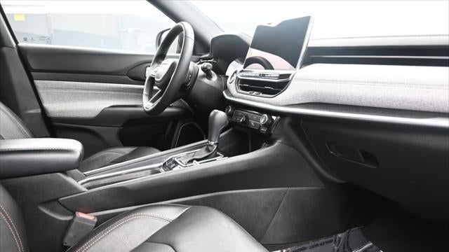 2023 Jeep Compass Latitude Lux