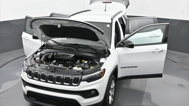 2023 Jeep Compass Latitude Lux