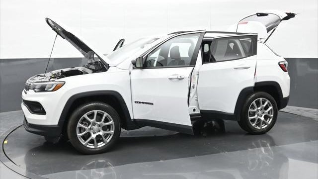 2023 Jeep Compass Latitude Lux