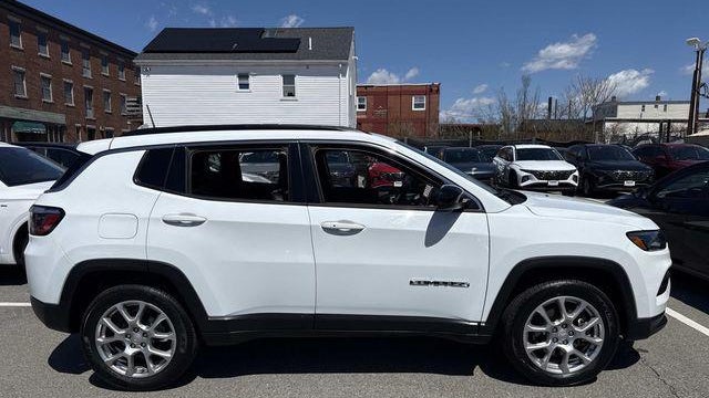 2023 Jeep Compass Latitude Lux