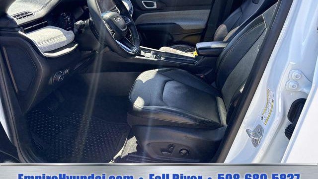 2023 Jeep Compass Latitude Lux
