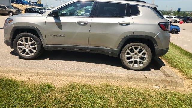 2023 Jeep Compass Latitude Lux