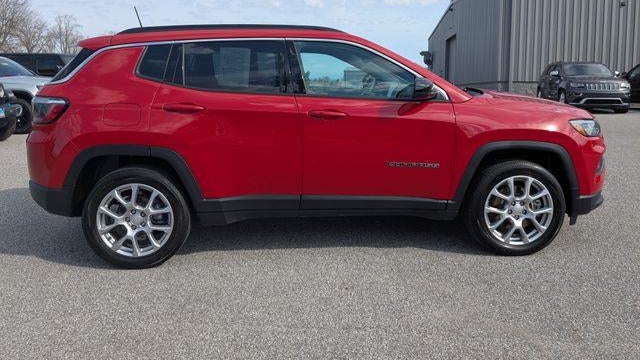 2024 Jeep Compass Latitude Lux