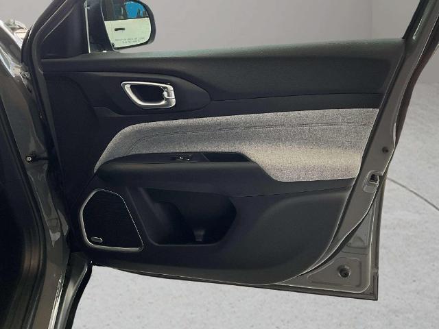2023 Jeep Compass - $18,799