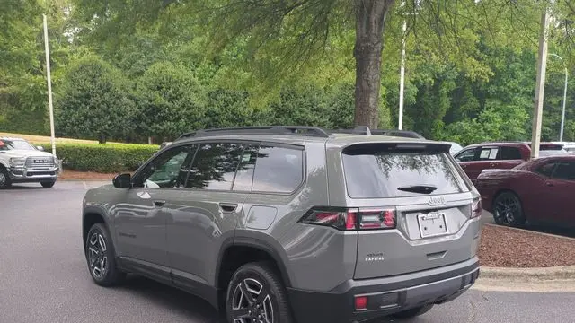 2026 Jeep Cherokee Laredo