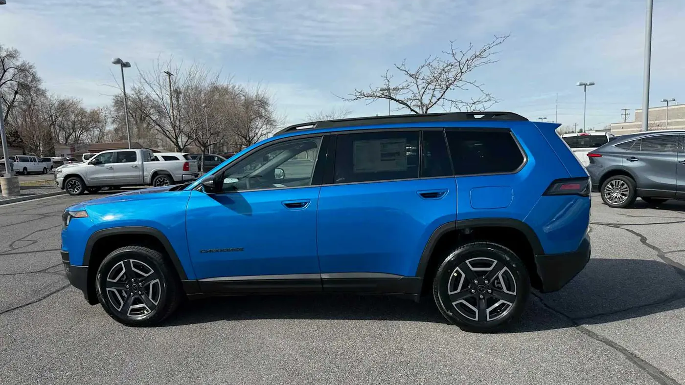 2026 Jeep Cherokee Laredo