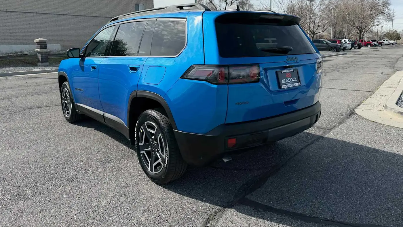 2026 Jeep Cherokee Laredo