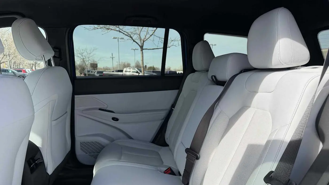 2026 Jeep Cherokee Laredo