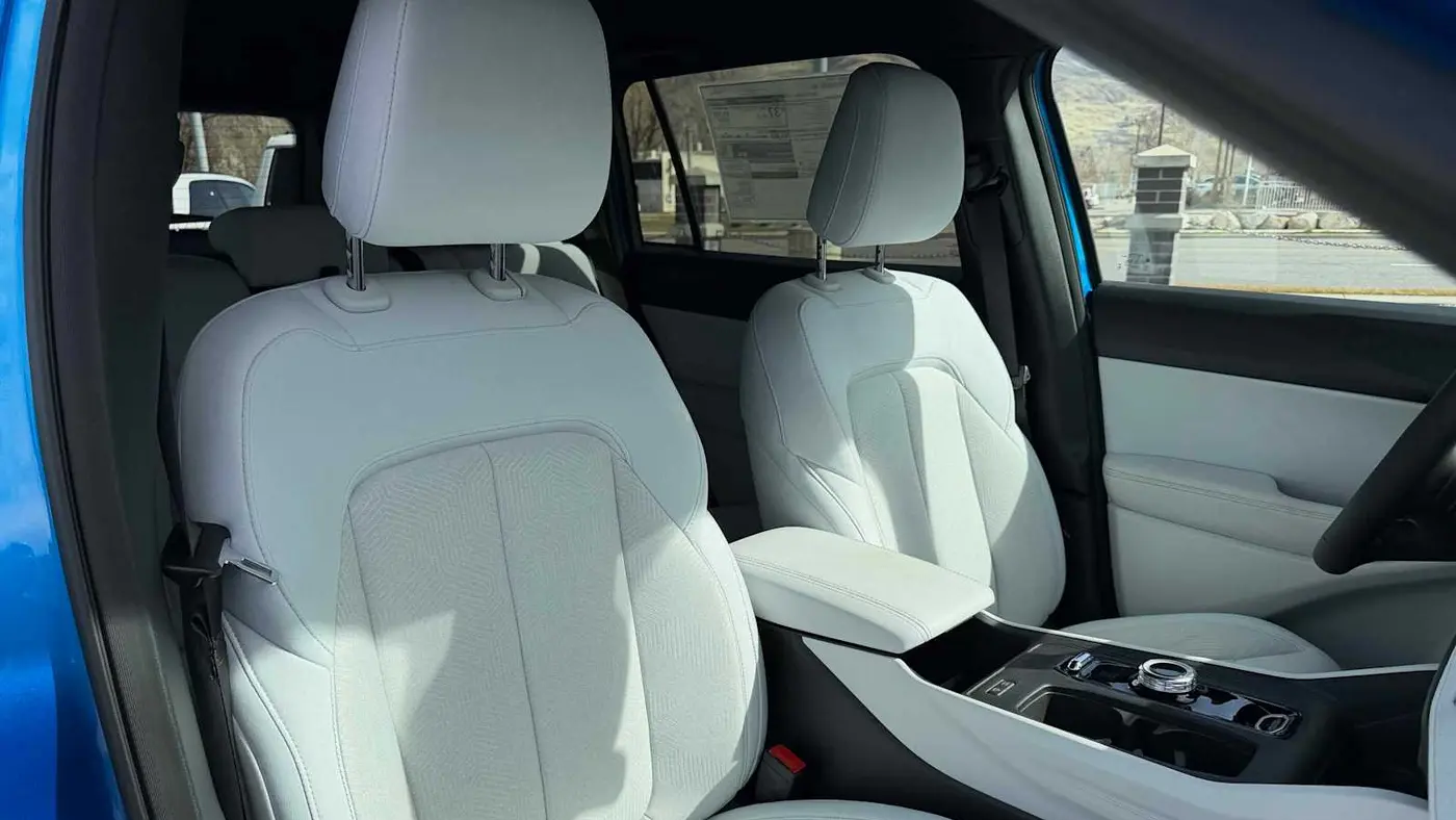 2026 Jeep Cherokee Laredo