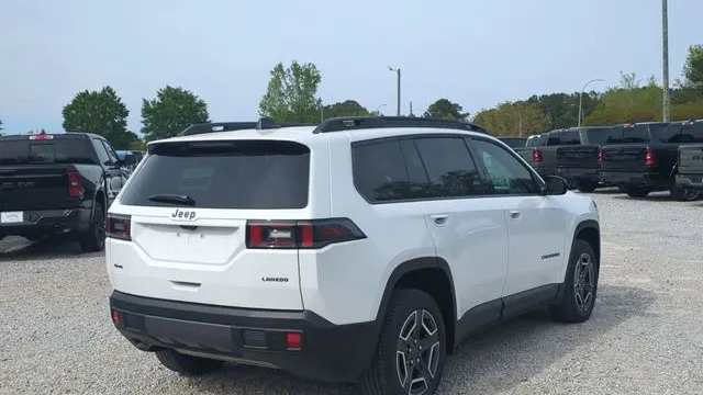 2026 Jeep Cherokee Laredo