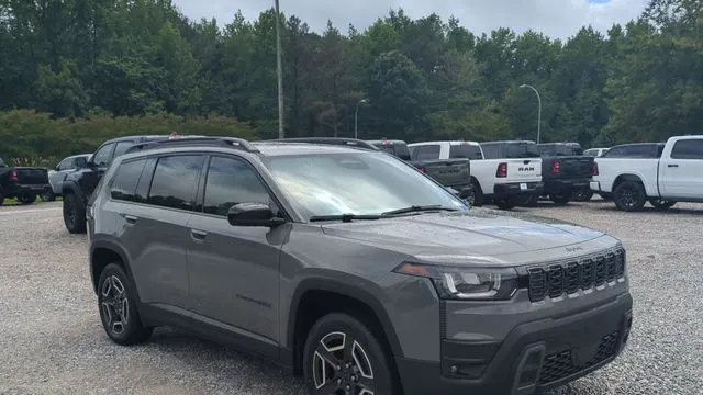 2026 Jeep Cherokee Laredo