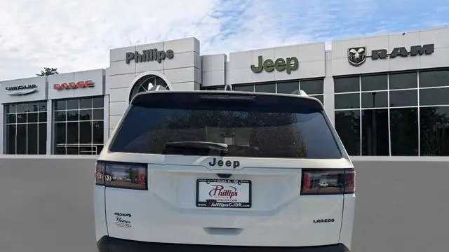 2026 Jeep Cherokee Laredo