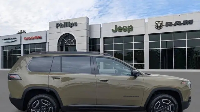 2026 Jeep Cherokee Laredo