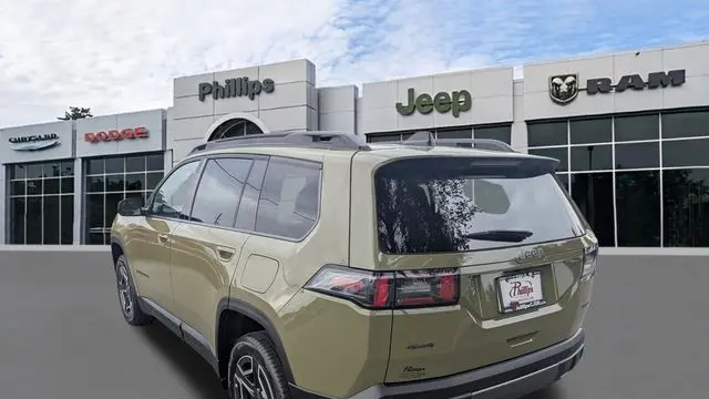 2026 Jeep Cherokee Laredo