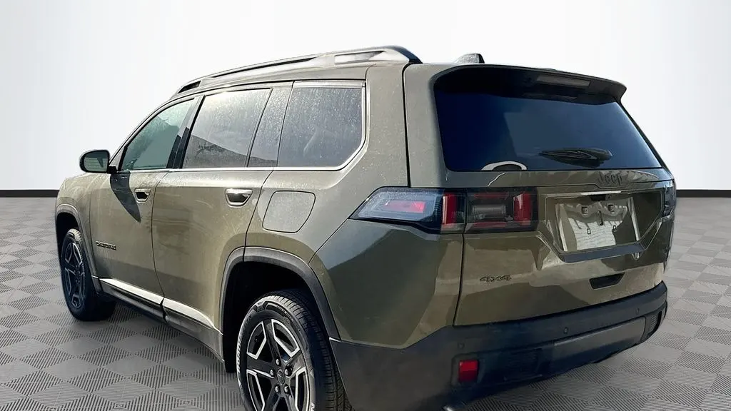 2026 Jeep Cherokee Laredo