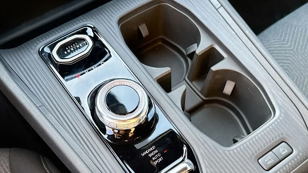 2026 Jeep Cherokee Laredo