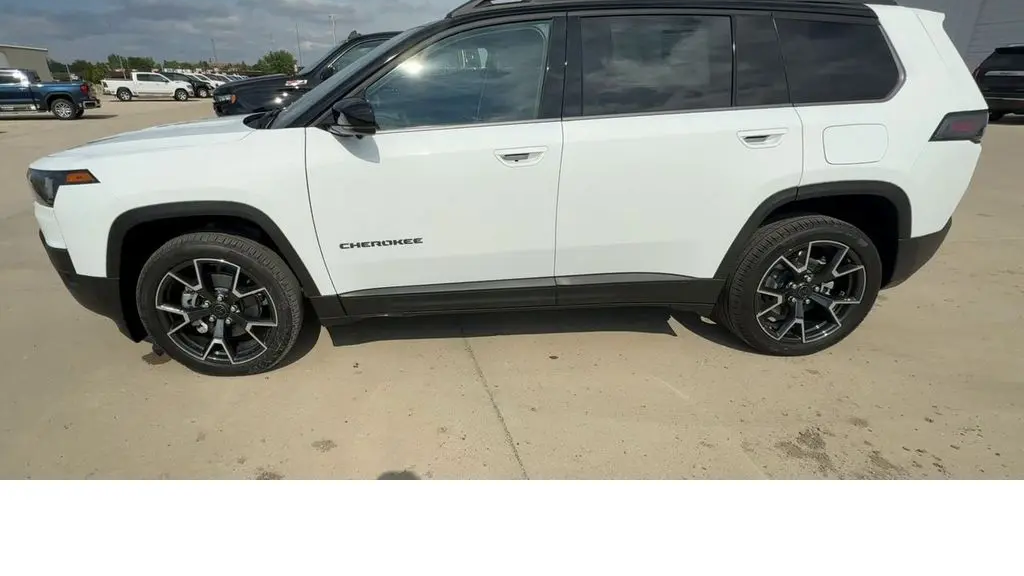 2026 Jeep Cherokee Overland