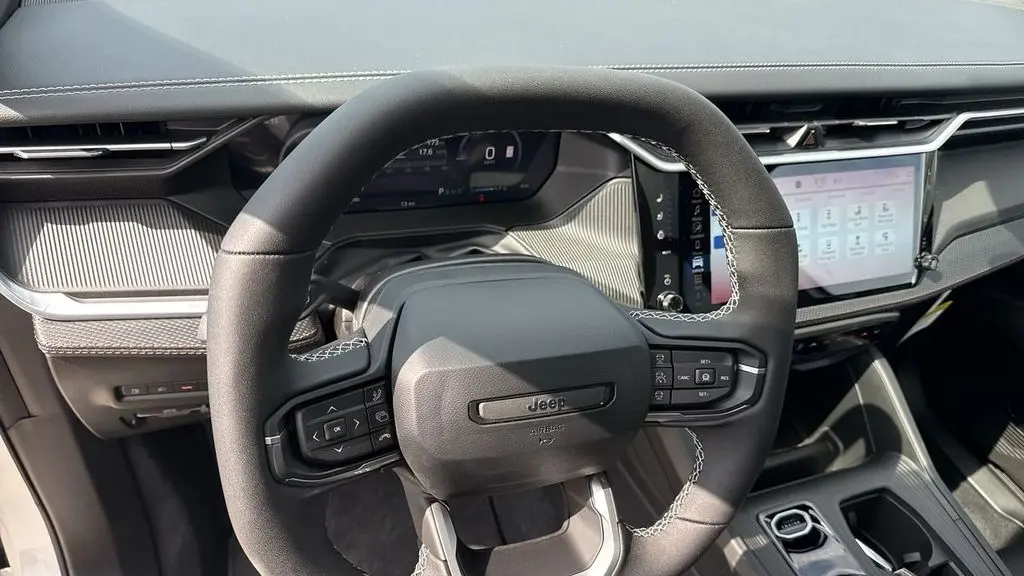 2026 Jeep Cherokee Overland