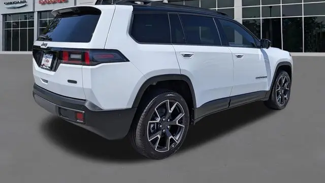2026 Jeep Cherokee Overland
