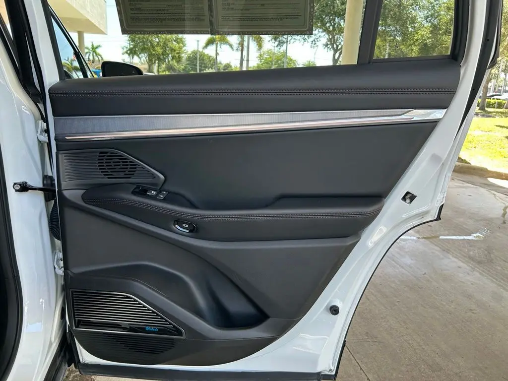 2024 Jeep Wagoneer S - $29,582