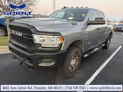 2022 RAM 3500 4X4 Tradesman 4DR Crew Cab 6.3 FT. SB SRW Pickup