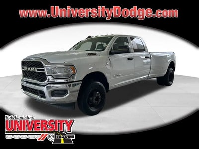 Photo of a 2022 RAM 3500 4X4 Tradesman 4DR Crew Cab 8 FT. LB DRW Pickup for sale
