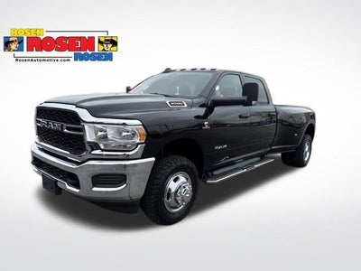 2022 RAM 3500 4X4 Tradesman 4DR Crew Cab 8 FT. LB DRW Pickup