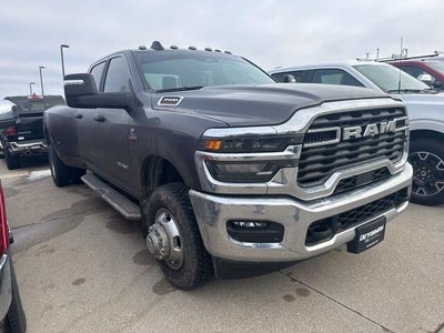 2026 RAM 3500 4X4 Big Horn 4DR Crew Cab 8 FT. LB DRW Pickup
