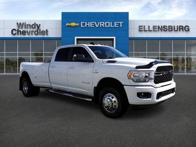 Photo of a 2022 RAM 3500 4X4 Lone Star 4DR Crew Cab 8 FT. LB DRW Pickup for sale