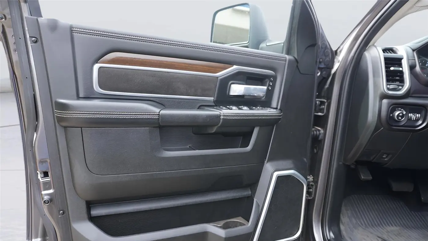 2024 Ram 3500 Laramie