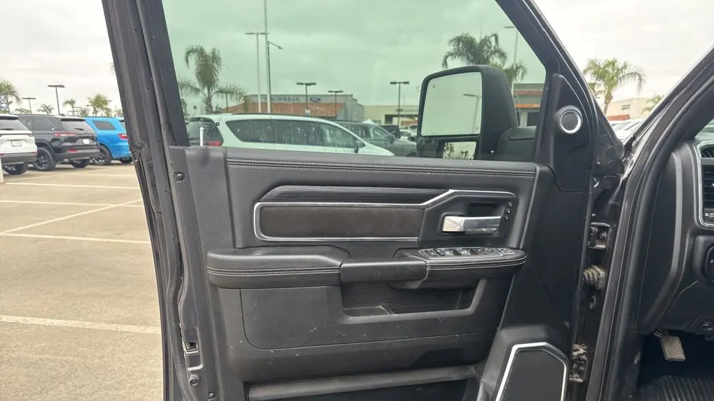2024 Ram 3500 Laramie