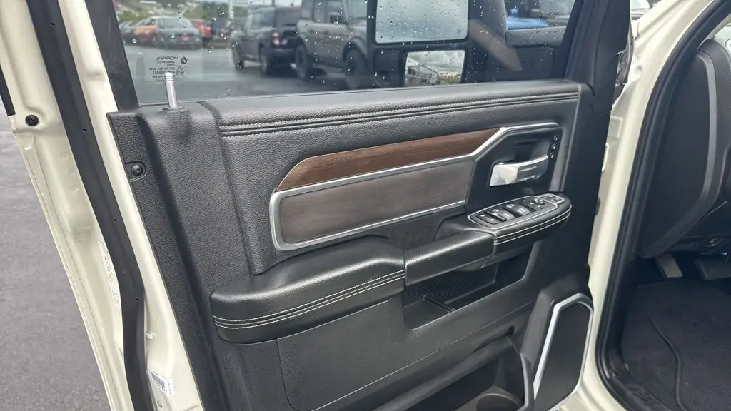 2024 Ram 3500 Laramie