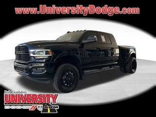 2022 Ram 3500 with Diamond Black Crystal Pearlcoat Exterior