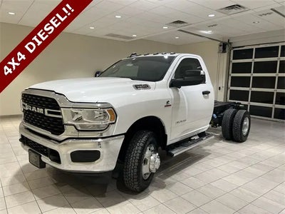 2022 RAM 3500 4X4 Tradesman 2DR Regular Cab 143.5 In. WB DRW Chassis