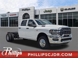 2025 Ram 3500 with Bright White Clearcoat Exterior