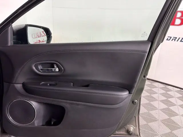2016 Honda HR-V - $16,000