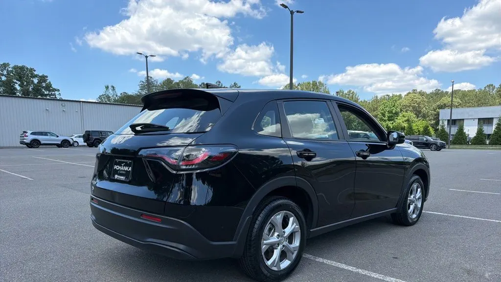 2025 Honda HR-V LX