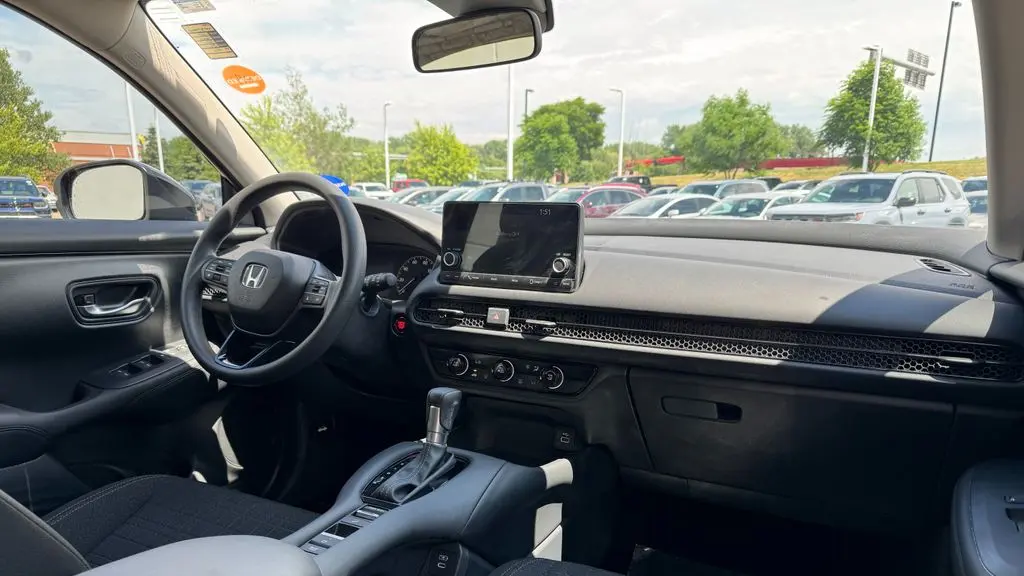 2025 Honda HR-V LX