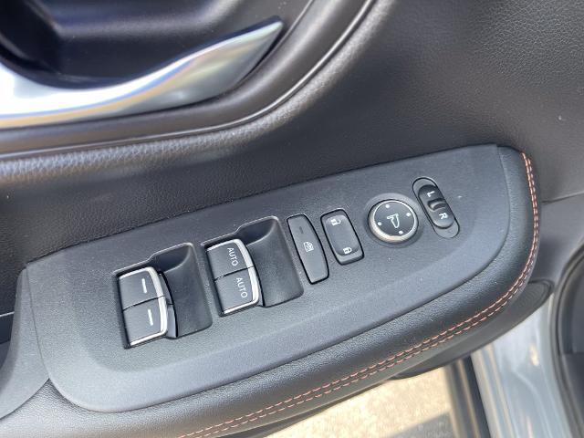 2023 Honda HR-V - $25,900