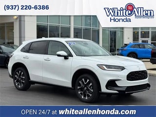 2026 Honda HR-V with Solar Silver Metallic Exterior