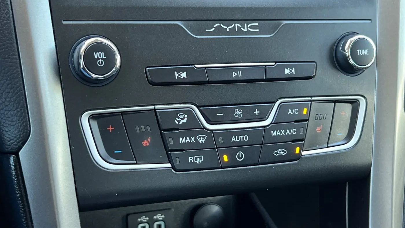 2020 Ford Fusion SEL