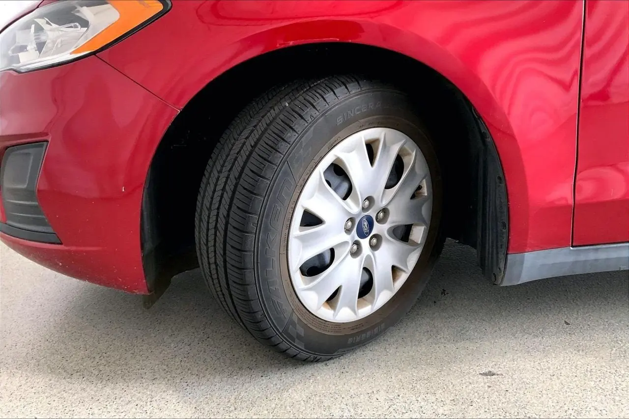 2020 Ford Fusion - $15,800