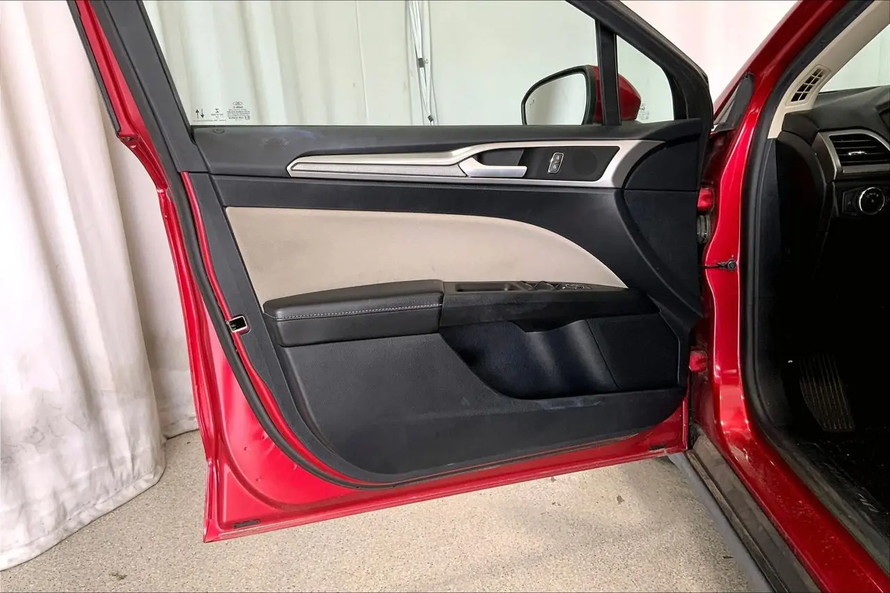 2020 Ford Fusion - $15,800