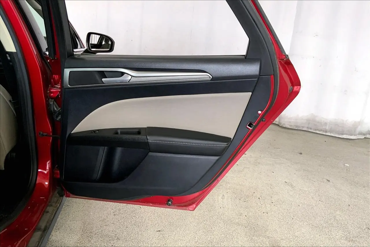 2020 Ford Fusion - $15,800