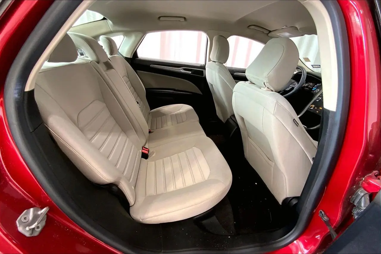 2020 Ford Fusion - $15,800
