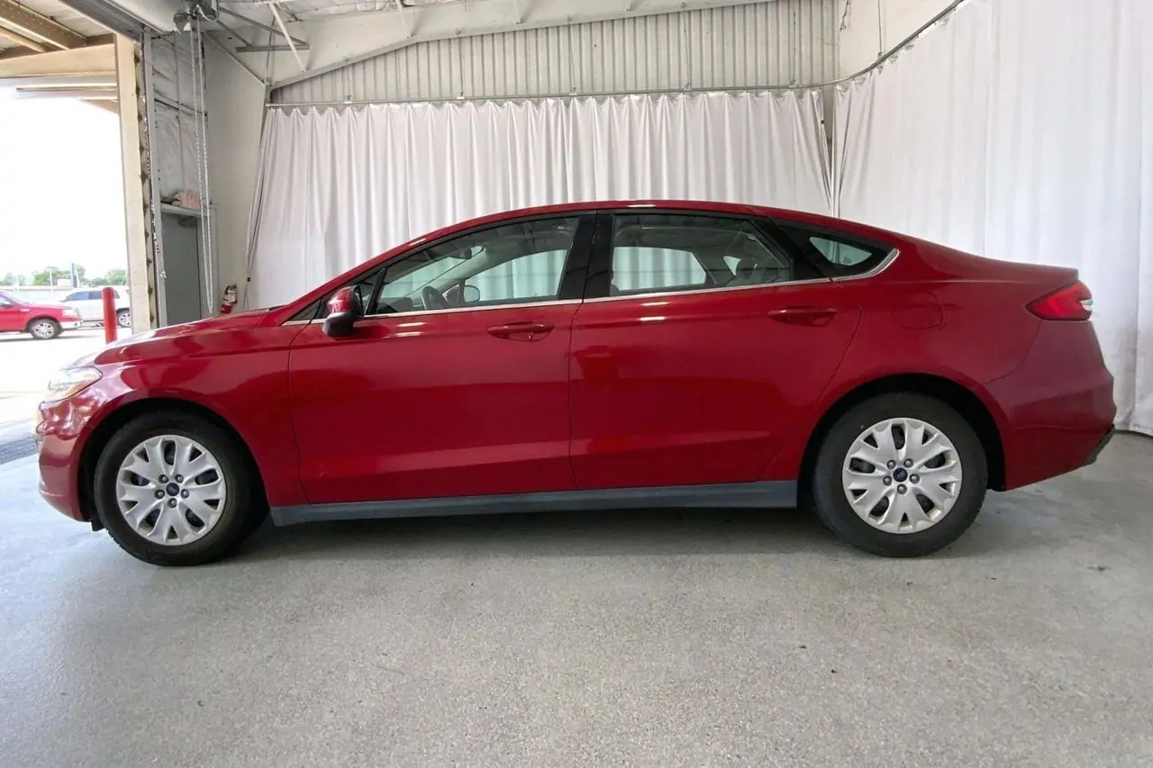 2020 Ford Fusion - $15,800
