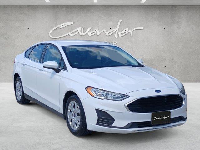 2020 Ford Fusion S — photo 1 of 12