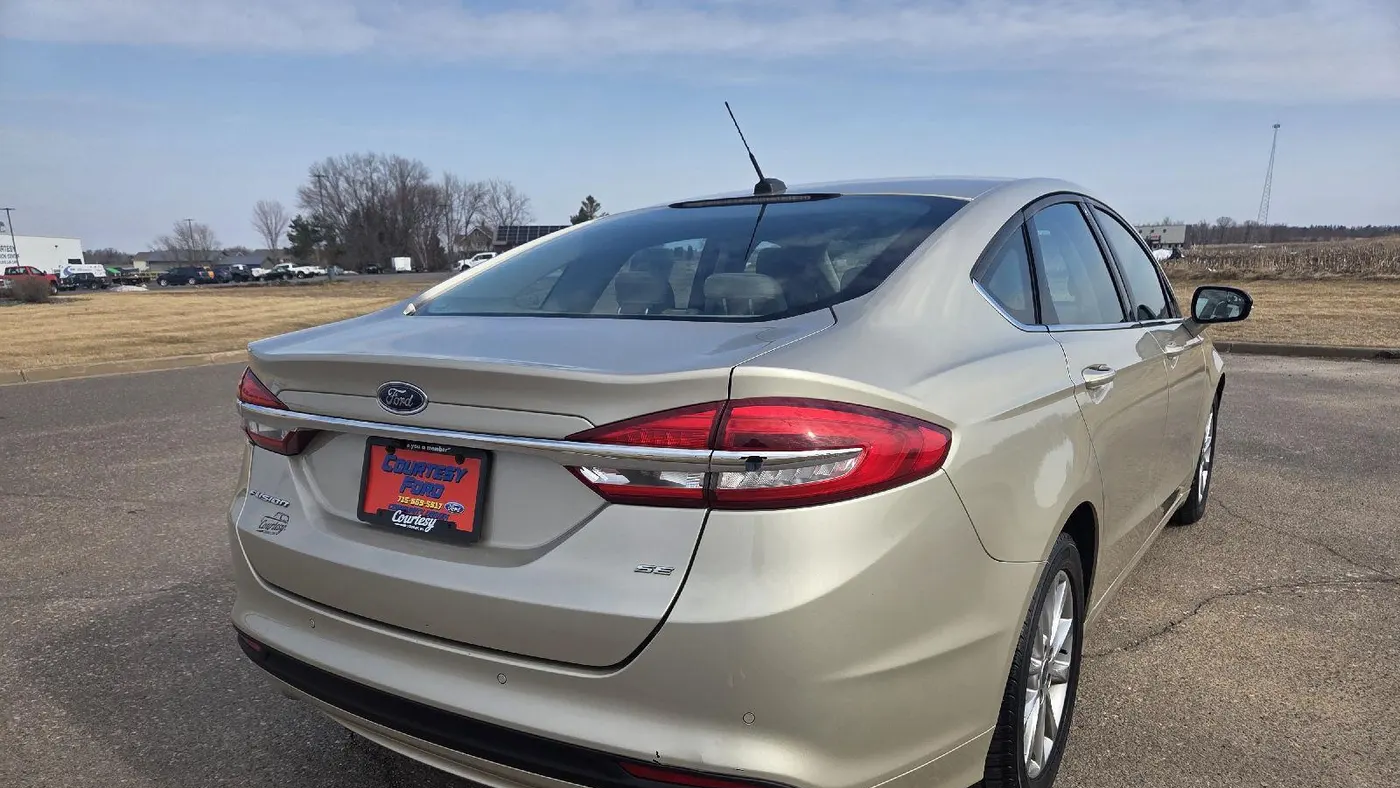 2017 Ford Fusion SE